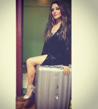 Наталья Могилевская восхитила стройной фигурой в бикини