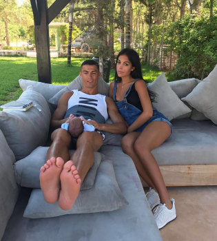 Все же беременна! Криштиану Роналду подтвердил интересное положение своей девушки