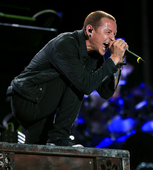 Вокалист группы Linkin Park Честер Беннингтон покончил с собой