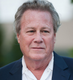 Звезду фильма Один дома Джона Херда нашли мертвым в отеле