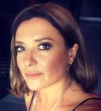 Стройная Наталья Могилевская заинтриговала фотографией с тремя красавчиками-танцорами