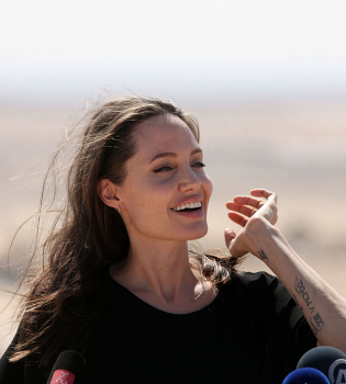 Анджелина Джоли намерена родить ребенка от своего нового возлюбленного - СМИ