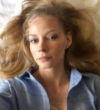 Светлана Ходченкова показала фигуру