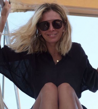 Вера Брежнева отдыхает со своей семьей