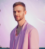 Розовые фантазии Макса Барских: артист презентовал новый клип-откровение