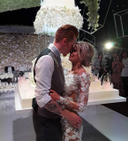 Выше неба: Никита Пресняков и его жена поразили публику необычным первым танцем