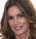 Как всегда прекрасна! 51-летняя Синди Кроуфорд позирует в мини-шортах