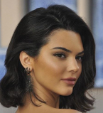 Кендалл Дженнер взорвала сеть фотографией в красном бикини