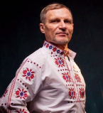 Какой торс! 53-летний Олег Скрипка восхитил пляжным фото