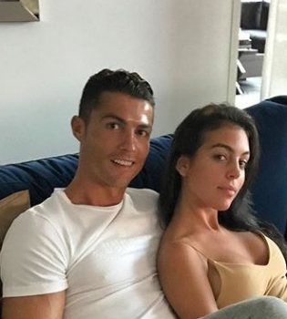 Возлюбленная Криштиану Роналду впервые рассказала о знакомстве с популярным футболистом