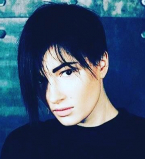 Как рок-дива: Настя Приходько засыпала сеть снимками в дерзком образе