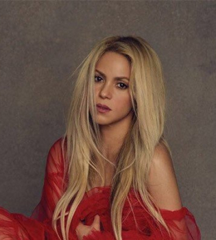 Шакира показала идеальную фигуру в фотосессии для Harper's Bazaar