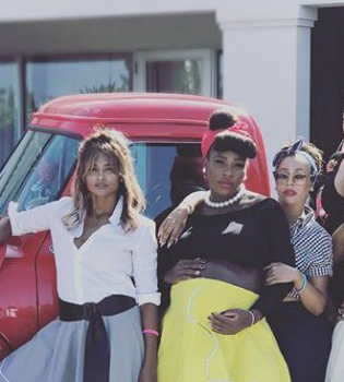 В стиле ретро: Ева Лонгория, Келли Роуленд, Сиара на вечеринке Серены Уильямс в честь будущего ребенка