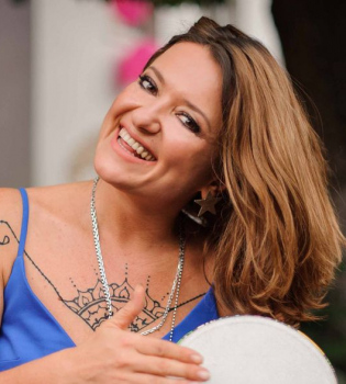 Наталья Могилевская устроила шумную вечеринку у бассейна