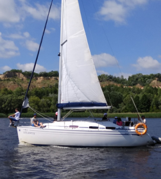 Прогулки по Днепру на комфортных парусных яхтах