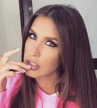 Развод отменяется? Кети Топурия показала семейную идиллию на отдыхе