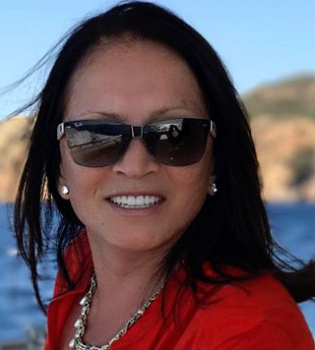 Директор Софии Ротару: &laquo;Ей по-прежнему готовы заплатить за концерт от 50 тысяч евро&raquo;