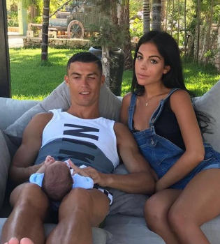 Стал известен пол будущего ребенка Криштиану Роналду и Джорджины Родригес
