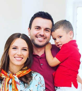 Мужская команда: Григорий Решетник позирует с сыновьями