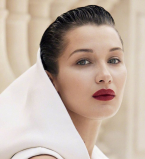 Белла Хадид с новой стрижкой снялась для китайского глянца