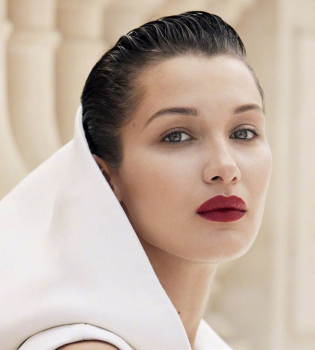 Белла Хадид с новой стрижкой снялась для китайского глянца