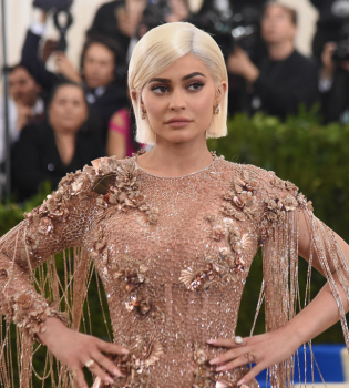 Кайли Дженнер 20: невероятные изменения младшей сестренки Ким Кардашьян