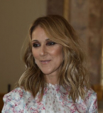 Маленькие джентльмены: Селин Дион позирует с сыновьями-близнецами