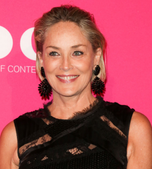 Шэрон Стоун подстриглась под мальчика