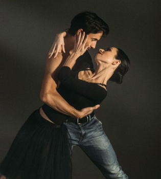 Екатерина Кухар и Александр Стоянов снялись в любовной фотосессии