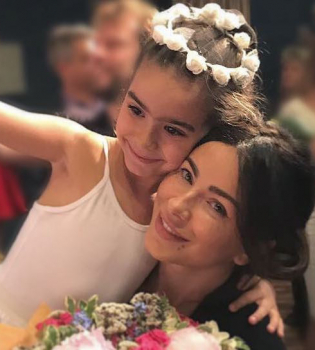 Ани Лорак объяснила, почему ее 6-летняя дочь не пойдет в этом году в первый класс