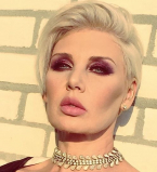 48-летняя дива Светлана Вольнова показала фигуру в купальнике