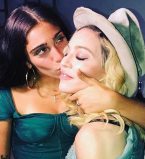 Все вместе: Мадонна впервые опубликовала фото с шестью детьми