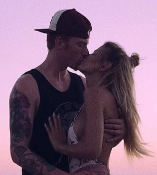 Любовь на фоне красивых пейзажей: фото с медового месяца Никиты Преснякова и Алены Красновой