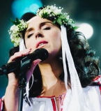 Архивные фото и теплые слова: как звезды поздравили Украину с Днем Независимости