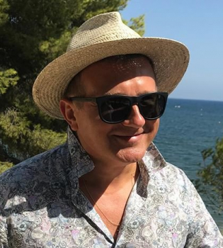 Какой красавчик: Юрий Горбунов показал свое фото в молодости