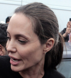 Инсайдер: Анджелина Джоли ест только раз в три дня и весит 34 кг!