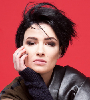 Анастасии Приходько дали звание Заслуженной артистки Украины