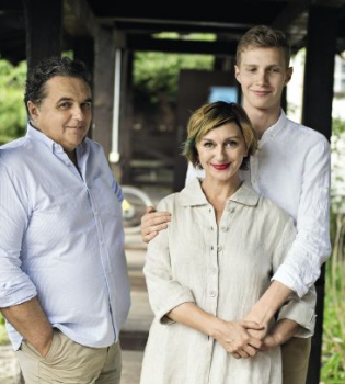 Римма Зюбина знакомит с мужем и сыном