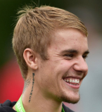 Крупным планом: Джастин Бибер опубликовал сразу несколько селфи