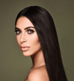 Ким Кардашьян снялась для обложки глянца в образе певицы Шер