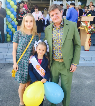 Звезды Дизель шоу отвели своих детей в школу