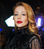 Тина Кароль выгуляла новый шикарный образ