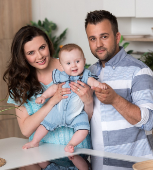 Ведущий 1+1 Алексей Душка крестил дочь: эксклюзивные фото на Viva.ua