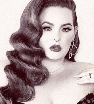 Модель plus-size Тесс Холидей о своей интимной жизни: Толстые люди часто занимаются сексом!