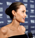 Анджелина Джоли объяснила, почему решила вновь сниматься в кино: &quot;Теперь я кормилец семьи&quot;