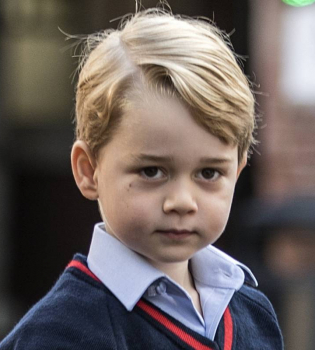 Принц Джордж пошел в школу: умилительные фото и видео первого дня