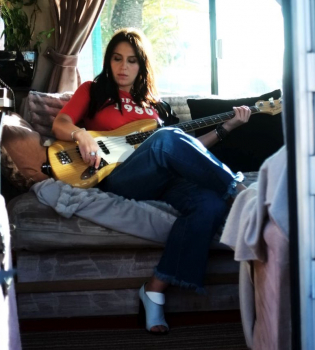 Так нежно и безумно красиво: Джамала представила клип Сумую