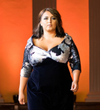 Андре Тан вывел на подиум девушек с фигурами plus-size