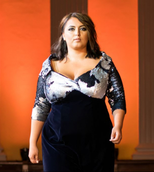Андре Тан вывел на подиум девушек с фигурами plus-size
