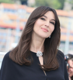 Безупречны в 50 лет: Моника Беллуччи, Николь Кидман, Деми Мур и другие звезды, которые вдохновляют своей красотой